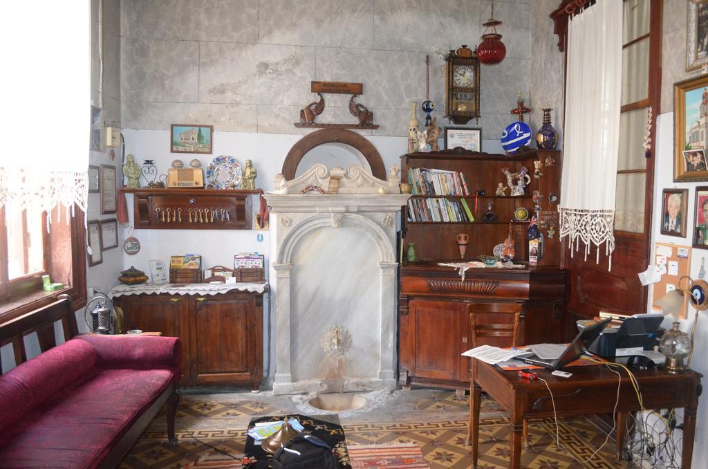 Bonjour Pension Ayvalı Esterno foto